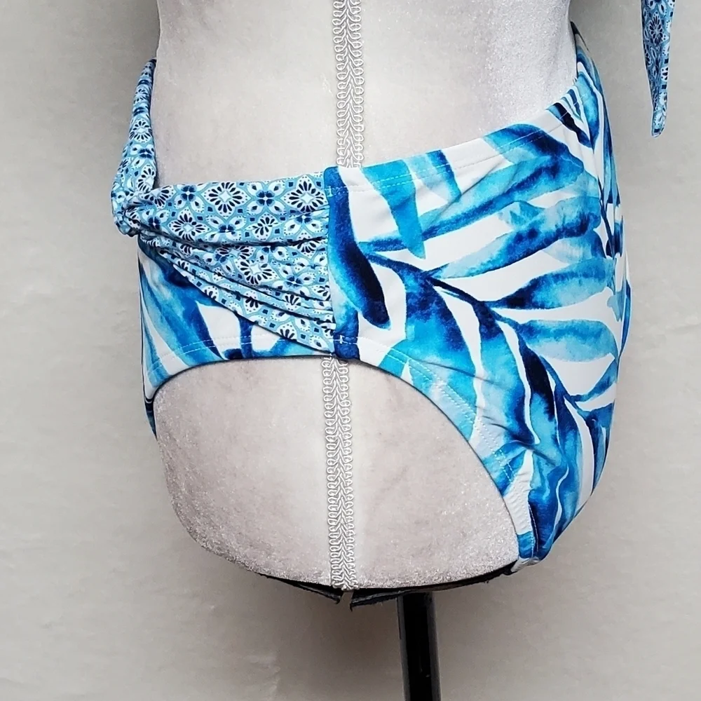 Sweet Escape Blue Leaf Floral Paisley Padded Halter Top Roll Top Bottom Bikini 8